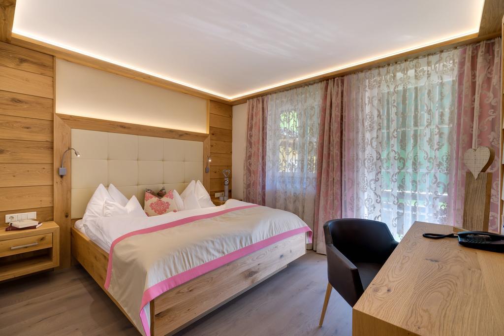 Hotel Fischerwirt Natur Waldspa Faistenau Værelse billede